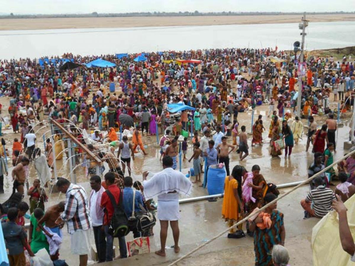 Devotee rush eases in Karimnagar